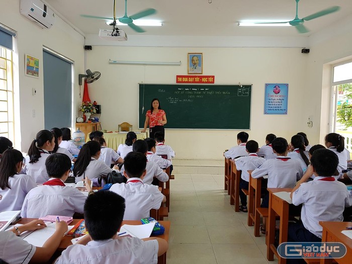 Nhiều bộ môn, các giáo viên hợp đồng tại quận Lê Chân phải cạnh tranh để được tuyển dụng vì chỉ tiêu rất ít (Ảnh: Lã Tiến)