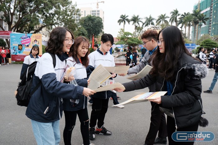 Trường Đại học Hàng hải Việt Nam thường tổ chức ngày hội tư vấn hướng nghiệp đối với học sinh lớp 12 (Ảnh: Lã Tiến)