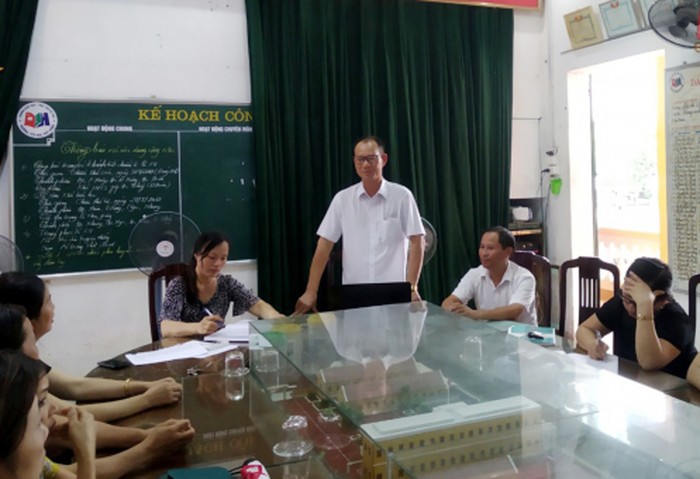 Thầy giáo Trần Văn Hưng luôn đam mê sáng tạo khoa học kỹ thuật áp dụng vào công tác dạy và học (Ảnh: VT)