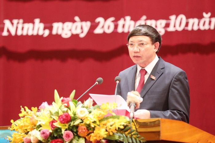 Ông Nguyễn Xuân Ký, Bí thư Tỉnh ủy, Chủ tịch Hội đồng nhân dân tỉnh Quảng Ninh phát biểu khai mạc kỳ họp thứ 14 (Ảnh: CTV)