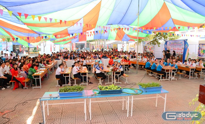 Quang cảnh chuyên đề dạy học theo định hướng giáo dục STEM cấp thành phố của Trường Trung học cơ sở Trần Phú (quận Kiến An) (Ảnh: Lã Tiến)