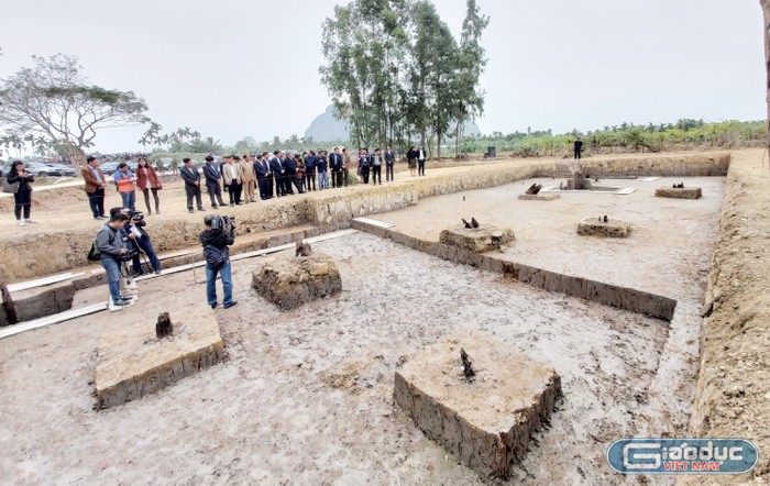 Các nhà khảo cổ bước đầu nhận định di tích bãi cọc Cao Quỳ (xã Liên Khê, huyện Thủy Nguyên, Hải Phòng) có thể liên quan đến chiến trường Bạch Đằng năm 1288. (Ảnh: Lã Tiến)