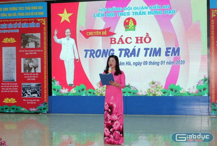 Cô giáo Nguyễn Thị Hường, Hiệu trưởng Trường Trung học cơ sở Trần Hưng Đạo phát biểu tại chuyên đề (Ảnh: Lã Tiến)