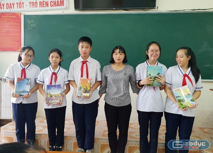 Cô giáo Nguyễn Thị Kim Oanh luôn tâm niệm học theo Bác để trở thành người giáo viên mẫu mực (Ảnh: Nhân vật cung cấp)