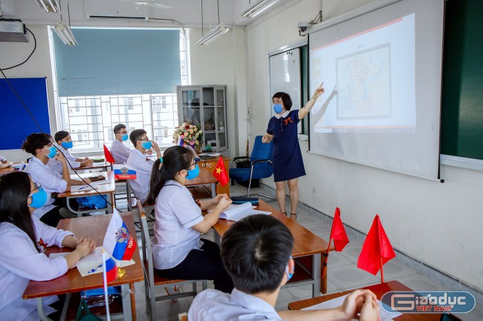 Cô giáo Nguyễn Bích Nguyên luôn đi đầu trong việc sử dụng công nghệ trong dạy học (Ảnh: Nhân vật cung cấp)