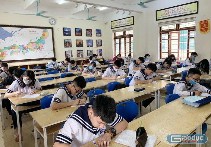 Học sinh lớp 9D4 Trường Trung học cơ sở Chu Văn An (quận Ngô Quyền, Hải Phòng) tích cực ôn tập để chuẩn bị cho kỳ thi vào lớp 10 (Ảnh: Nhân vật cung cấp)