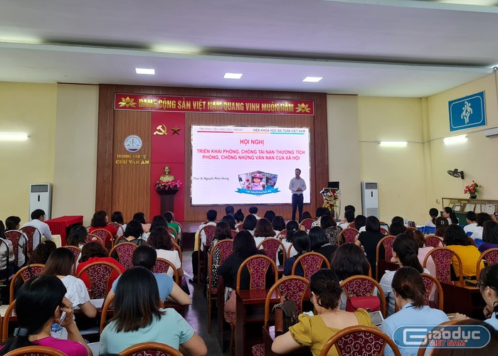 Trường Tiểu học Chu Văn An tổ chức tập huấn phòng, chống tai nạn thương tích cho phụ huynh (Ảnh: Lã Tiến)