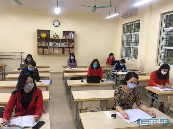 Việc dạy học trực tuyến được các giáo viên Trường Tiểu học Chu Văn An tích cực triển khai (Ảnh: CTV)