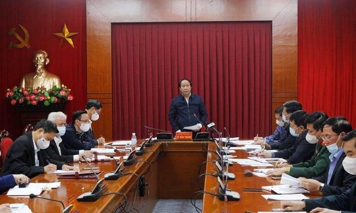 Ông Lê Văn Thành, Bí thư Thành ủy Hải Phòng thông tin, thành phố sẽ hỗ trợ Hải Dương 5 tỷ đồng và 500.000 khẩu trang y tế (Ảnh: CTV)
