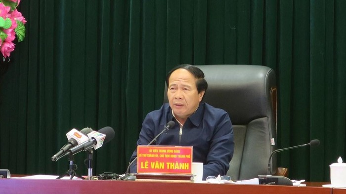Ông Lê Văn Thành, Bí thư Thành ủy Hải Phòng chỉ đạo tại cuộc họp gấp sau khi phát hiện ca dương tính với Covid-19 (Ảnh: CTV)