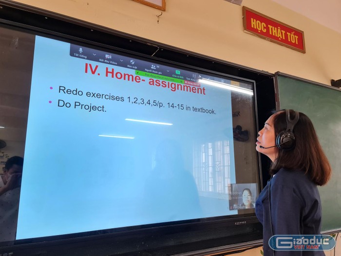 Để chuẩn bị cho dạy học trực tuyến, Trường Trung học cơ sở Đà Nẵng (quận Ngô Quyền) đã nâng cấp đường truyền mạng, lên kế hoạch, lập thời khóa biểu cụ thể cho từng lớp (Ảnh: Lã Tiến)