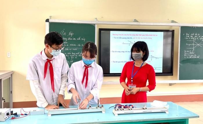 Các nhà trường ở Quảng Ninh gấp rút triển khai kiểm tra cuối kỳ cho học sinh (Ảnh: CTV)