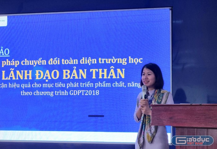 Diễn giả Phan Thị Hồng Dung chia sẻ quan điểm của các nhà quản trị doanh nghiệp (Ảnh: Phương Linh)