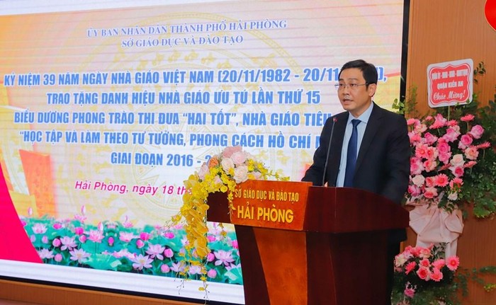 Ông Bùi Văn Kiệm – Giám đốc Sở Giáo dục và Đào tạo Hải Phòng phát biểu tại buổi lễ (Ảnh: CTTĐT)