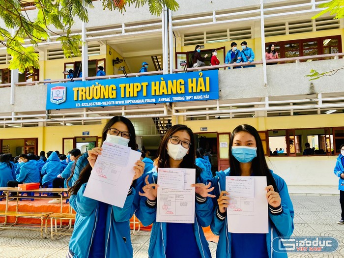 Trước đó, từ ngày 24/11, Hải Phòng tổ chức tiêm vắc xin phòng Covid-19 đợt đầu tiên cho hơn 4.600 học sinh trung học phổ thông trên địa bàn thành phố (Ảnh: Lã Tiến)