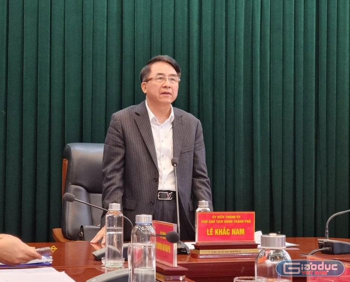 Ông Lê Khắc Nam - Phó chủ tịch Uỷ ban nhân dân thành phố Hải Phòng phát biểu tại Hội nghị (Ảnh: PL)