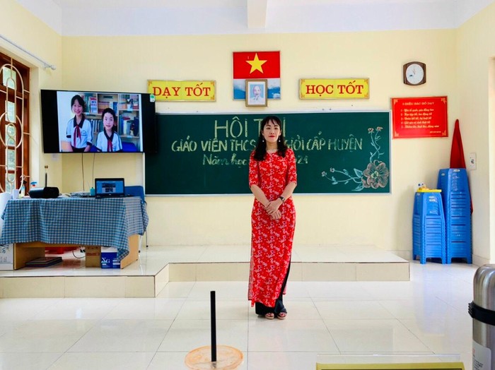 Cô giáo Lê Thị Thuận, giáo viên Trường Trung học cơ sở Cát Bà (Ảnh: CTV)