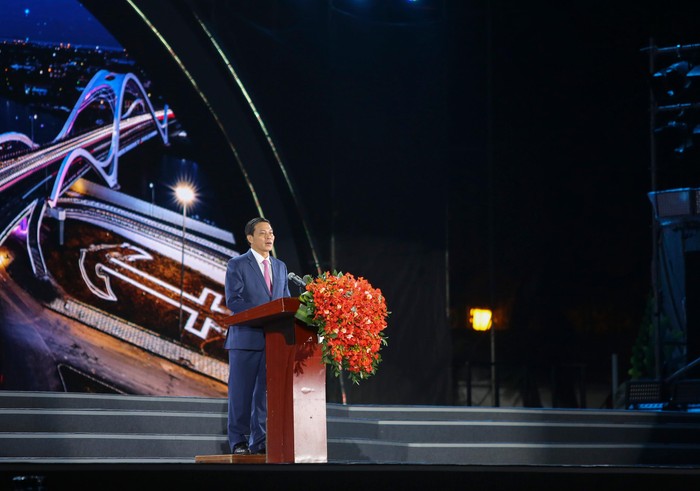Chủ tịch Uỷ ban nhân dân thành phố Hải Phòng phát biểu khai mạc lễ hội (Ảnh: CTV)
