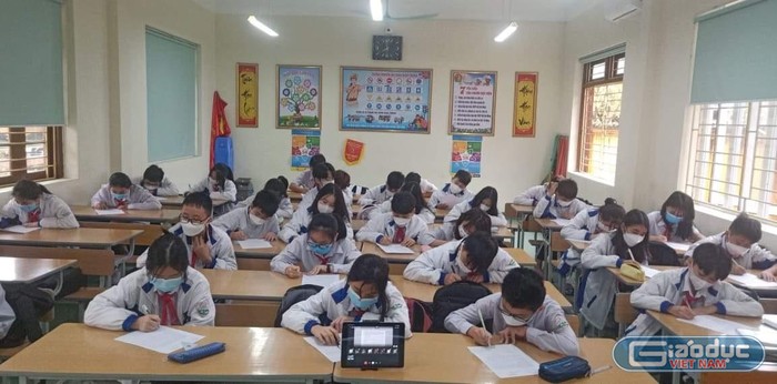 Học sinh Trường Trung học cơ sở Ka Long trong giờ ôn luyện tăng cường (Ảnh: Phạm Linh)
