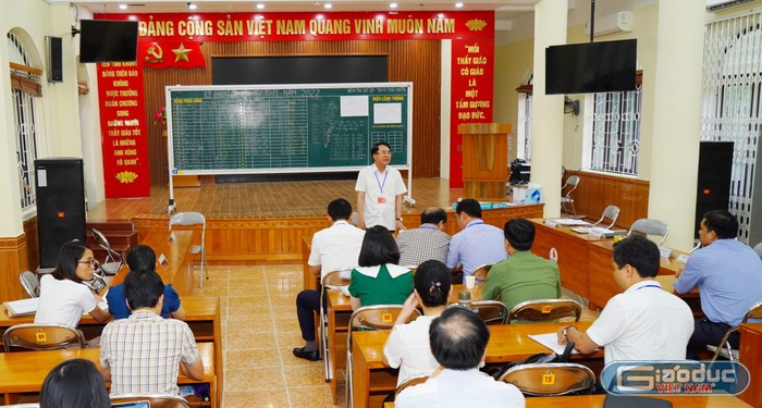 Ông Lê Khắc Nam – Phó chủ tịch Uỷ ban nhân dân thành phố Hải Phòng yêu cầu các điểm thi thực hiện nghiêm quy chế (Ảnh: Lã Tiến)