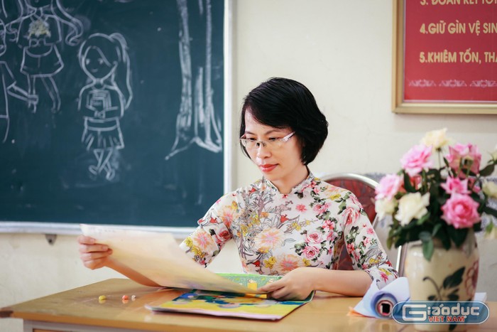Cô Trần Thị Bảo Châu, giáo viên dạy Mỹ thuật - Trường Trung học cơ sở Nguyễn Đình Chiểu (Ảnh: Kim Liên)