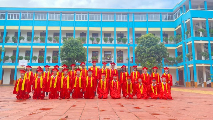 Các em học sinh quận Lê Chân đạt thành tích cao trong kỳ thi vào lớp 10 năm học 2022-2023 (Ảnh: Ngọc Quyên)