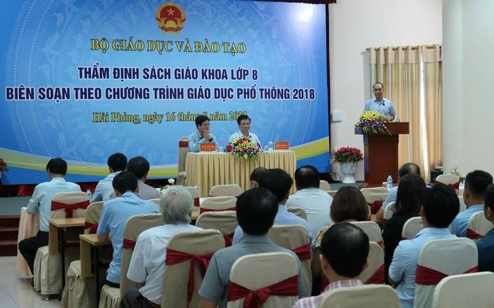 Thứ trưởng Nguyễn Hữu Độ nhấn mạnh, việc thẩm định sách giáo khoa phải lấy mục tiêu chất lượng làm đầu (Ảnh: CTV)