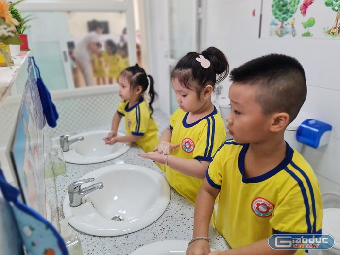 Trường Mẫu giáo Kim Đồng 1 là một trong số các trường mầm non ở quận Lê Chân có nhà vệ sinh sạch đẹp, thân thiện (Ảnh: Lã Tiến)