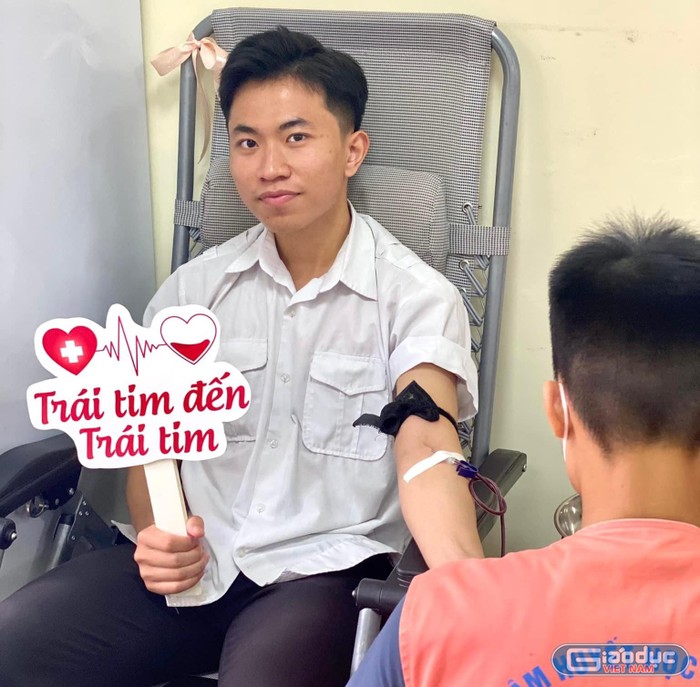 Em Nguyễn Văn Tuấn, một tình nguyện viên tham gia hiến máu của chương trình (Ảnh: TK)