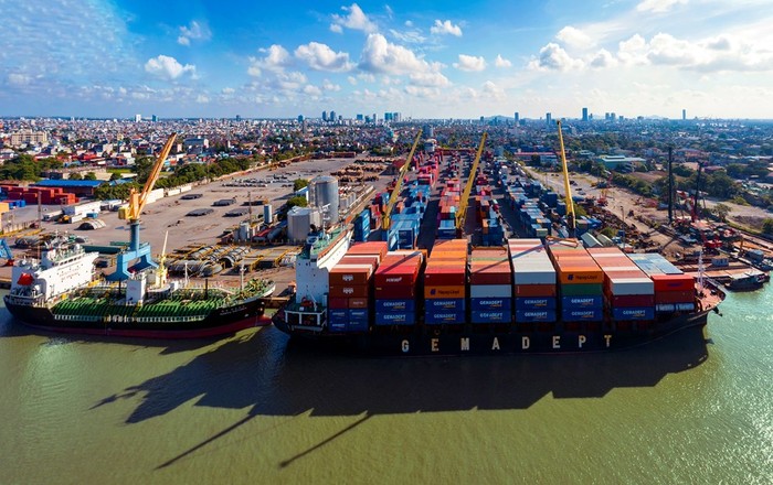 Hạ tầng cảng biển đồng bộ với giao thông tạo đà thúc đẩy mạnh mẽ phát triển kinh tế xã hội của Hải Phòng (Ảnh: LT)