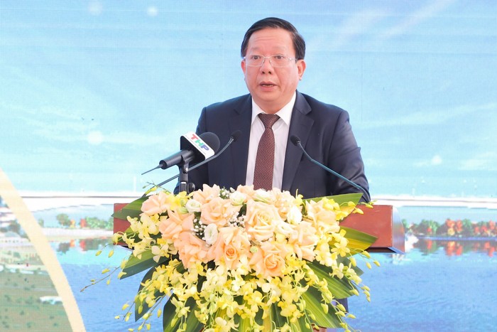 Ông Nguyễn Đức Thọ - Phó chủ tịch Uỷ ban nhân dân thành phố Hải Phòng phát biểu tại lễ khởi công dự án (Ảnh: ĐT)