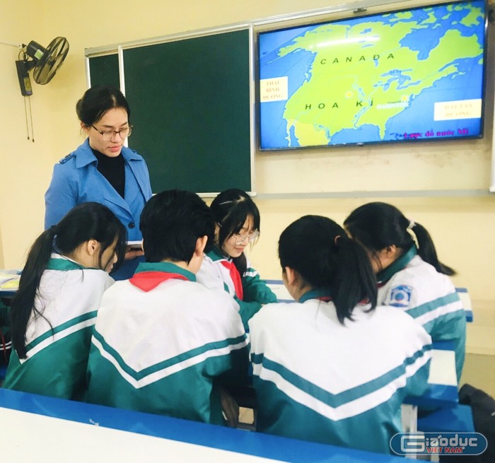 Cô giáo Đoàn Thị Thu Hải giúp học sinh dễ dàng học môn Lịch Sử (Ảnh: HP)
