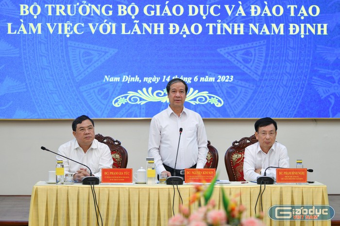 Bộ trưởng Nguyễn Kim Sơn làm việc với lãnh đạo tỉnh Nam Định về công tác giáo dục và đào tạo (Ảnh: Lã Tiến)