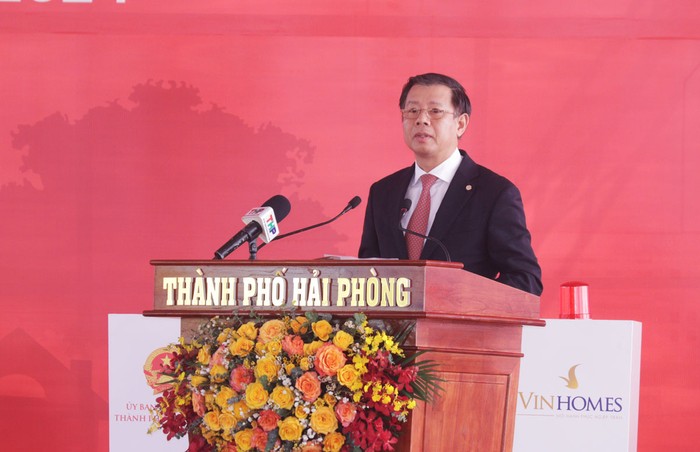 Ông Nguyễn Việt Quang - Phó Chủ tịch Hội đồng quản trị kiêm Tổng Giám đốc Tập đoàn Vingroup phát biểu tại lễ khởi công (Ảnh: HT)