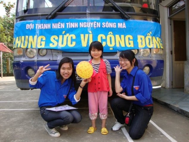 Sinh viên Hà Nội sôi nổi hoạt động tình nguyện cuối năm ảnh 4