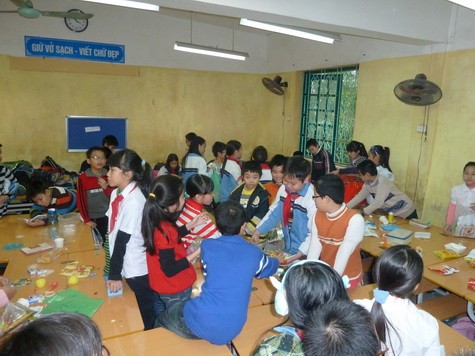 PH, HS tiểu học Nam Thành Công ủng hộ lớp học Hy vọng và các bệnh nhi ảnh 6
