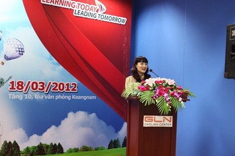 Bà Bùi Thị Lệ Hằng, Phó GD Trung tâm GLN phát biểu tại buổi lễ khai trương cơ sở 3 GLN tại Keangnam.