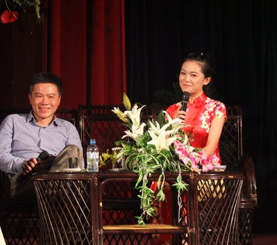 Bích Thu ấn tượng với buổi giao lưu với GS Ngô Bảo Châu bởi nụ cười hiền, khiến cuộc trò chuyện thoải mái, gần gũi và thu hút.