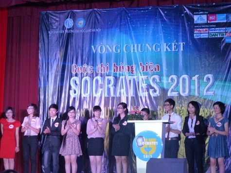 10 thí sinh xuất sắc nhất bước vào chung kết được chọn ra từ 140 thí sinh đến từ các trường trên địa bàn Hà Nội.