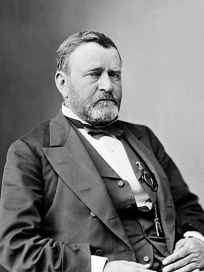 Ông được phong tặng anh hùng quân đội. Tuy nhiên đến những năm cuối nhiệm kỳ Tổng thống, Ulysses Simpson Grant đã dính líu vào một số vụ scandal về hối lộ và bị chỉ trích về các chính sách kinh tế sai lầm. Ông mất năm 63 tuổi vì bệnh ung thư.