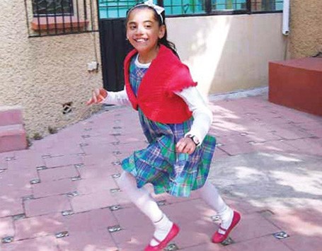 10 tuổi, cô bé Dafne Almazán Anaya vừa trở thành sinh viên trẻ nhất ở Mexico.