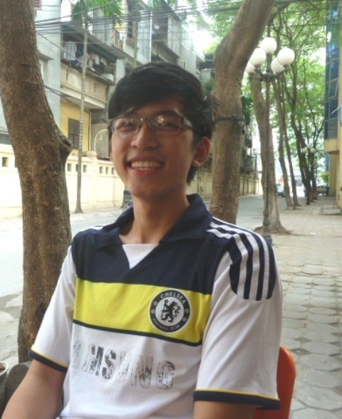 Thủ khoa ĐH Sư phạm, SV Lê Thành Đạt giành 28.5 điểm kỳ thi đại học vừa qua. Đạt tươi cười nói rằng mình học không nhiều và nổi tiếng nghịch ngợm trong lớp cấp 3 (ảnh Kim Ngân).