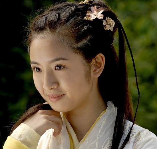 Lâm Y Thần (Đường Nhân - 2008) - nữ hoàng phim thần tượng xứ Đài đã mang tới sự mới mẻ cho khán giả đại lục trong vai diễn Hoàng Dung.