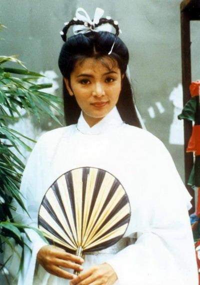 Trần Ngọc Liên (1983) cũng là một Tiểu Long Nữ kinh điển (Thập niên 1980 được coi là thời kì hoàng kim của hãng truyền hình TVB. Năm 1983, TVB cho ra mắt phiên bản Thần Điêu Đại Hiệp đầu tiên, nhân vật Tiểu Long Nữ do ngọc nữ Trần Ngọc Liên đảm nhận. Đây là một trong những tác phẩm chuyển thể thành công nhất từ bộ tiểu thuyết của Kim Dung và vai Tiểu Long Nữ của Trần Ngọc Liên cũng được đánh giá là kinh điển.