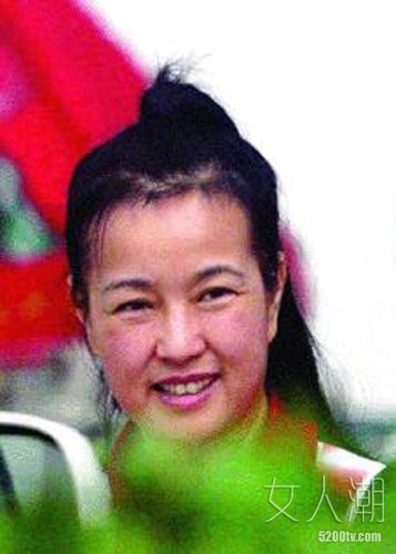 Khuôn mặt sưng phù khiến người khác khó nhận ra đây là nữ diễn viên Lưu Hiểu Khánh.
