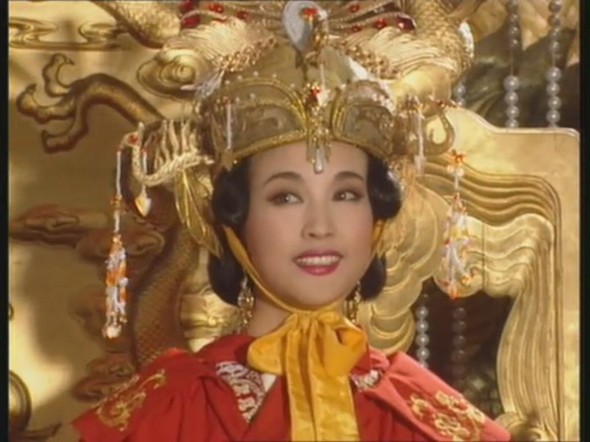 Bà từng tham gia Võ Tắc Thiên(1995), Nhật Nguyệt Lăng Không (2006) và bộ phim hoành tráng nhưng cũng bị “ném đá” nhiều nhất gần đây là Võ Tắc Thiên Bí Sử (2011).
