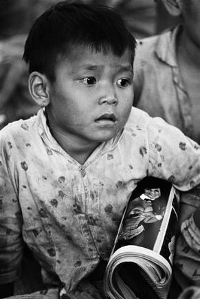 Người dân Việt Nam trước chiến dịch Cedar Falls, 1967.
