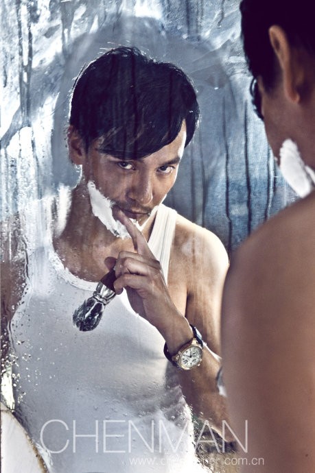 Nam diễn viên Trương Chấn, ông xã của diễn viên Thái Thiếu Phân. Xem thêm: Sao Hàn "giơ" bằng chứng: Tôi đẹp hoàn toàn tự nhiên (P2)