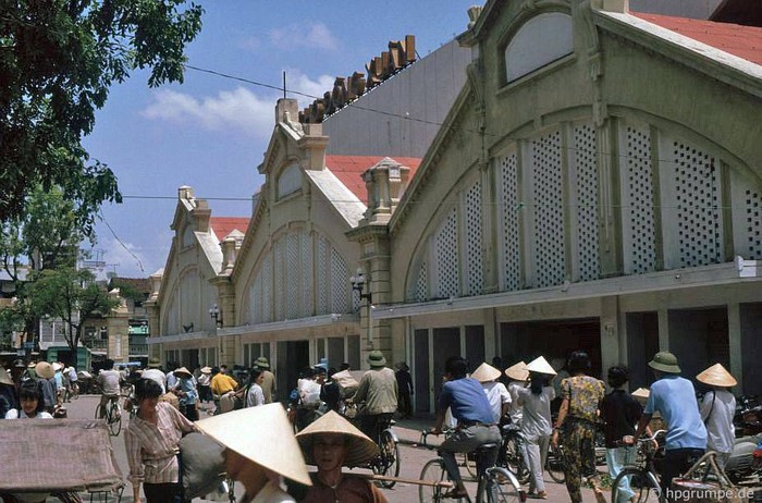 Chợ Đồng Xuân 1991.