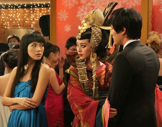 Chương Tử Di và Phạm Băng Băng diễn hai nhân vật đố kỵ nhau trong bộ phim hợp tác chung "Phi thường hoàn mỹ" năm 2009.